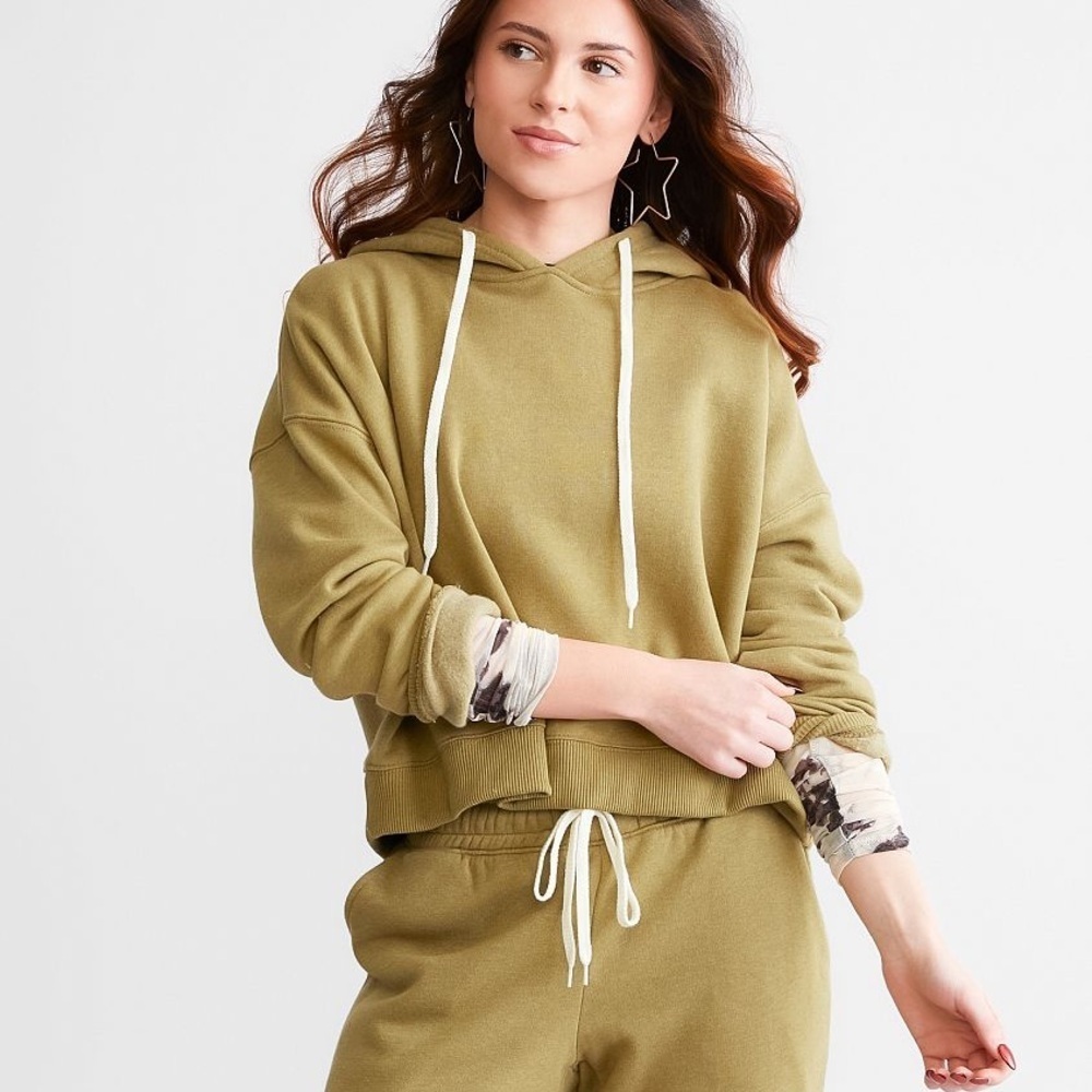 Cropped Boxy Hooded Sweatshirt
GILDED INTENT green NWT M